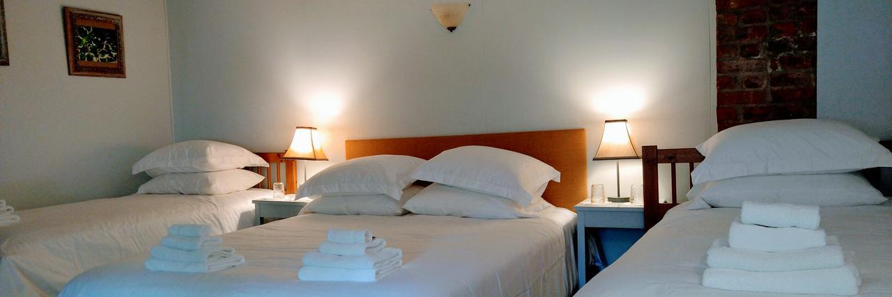 Pine Hill Arms Hotel Екстер'єр фото